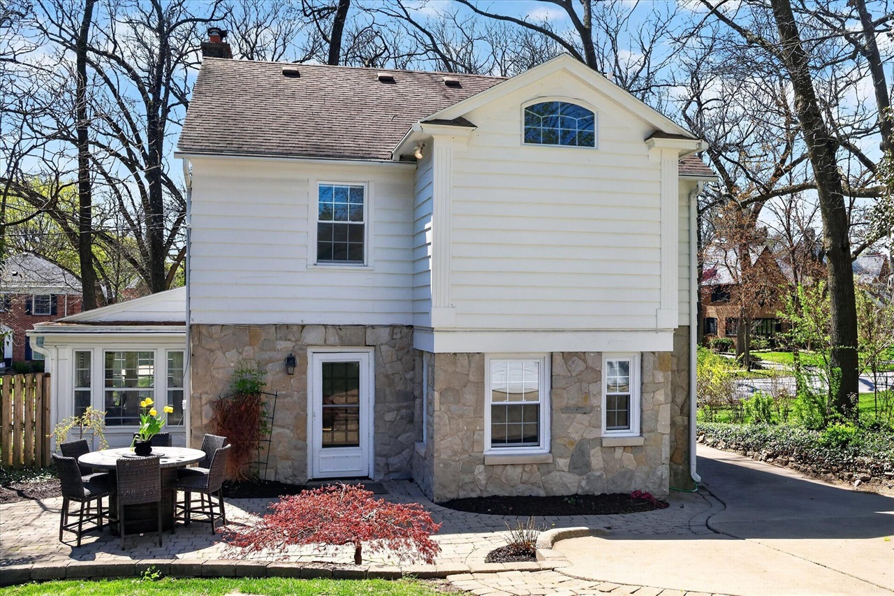 968 Gladstone Drive