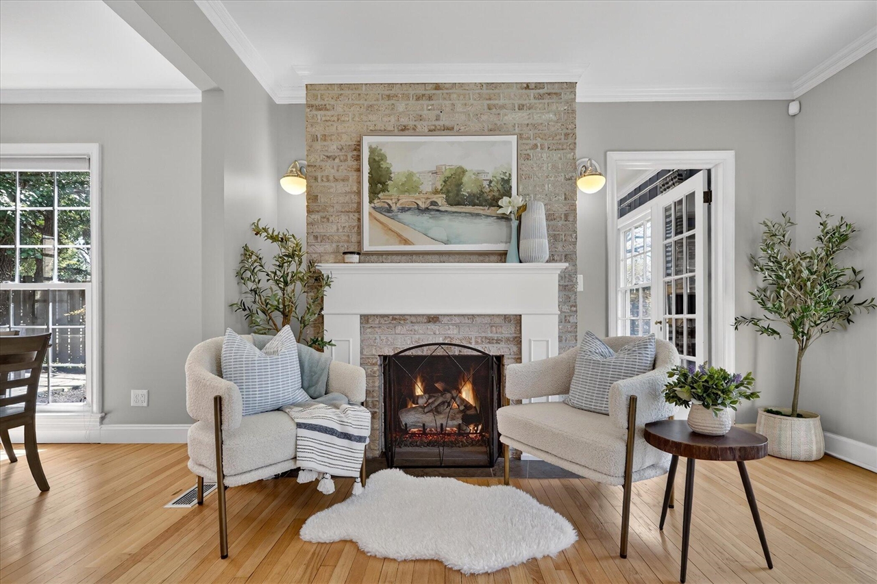 968 Gladstone Drive