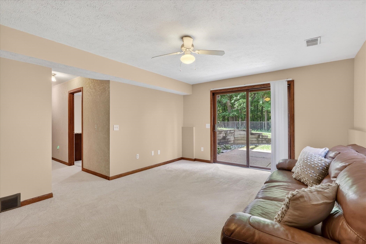2467 Palm Dale Drive