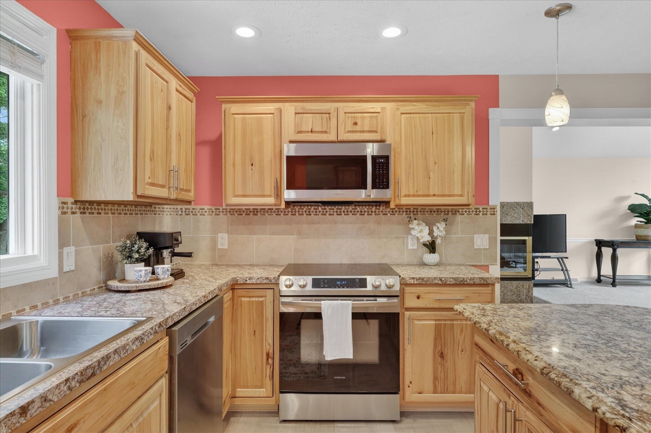 2467 Palm Dale Drive