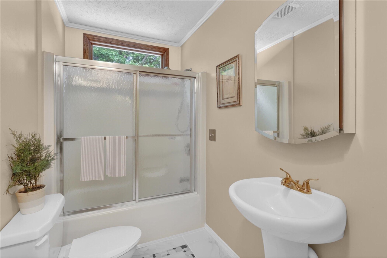 2467 Palm Dale Drive