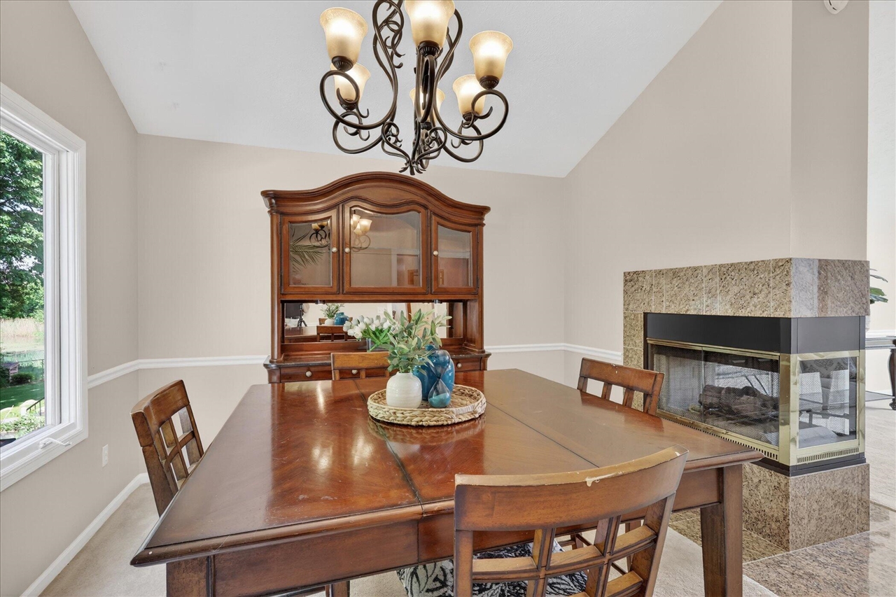 2467 Palm Dale Drive