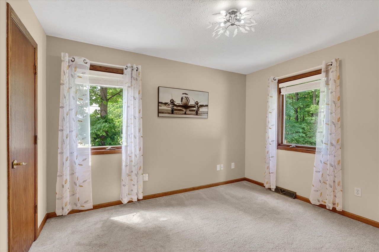 2467 Palm Dale Drive