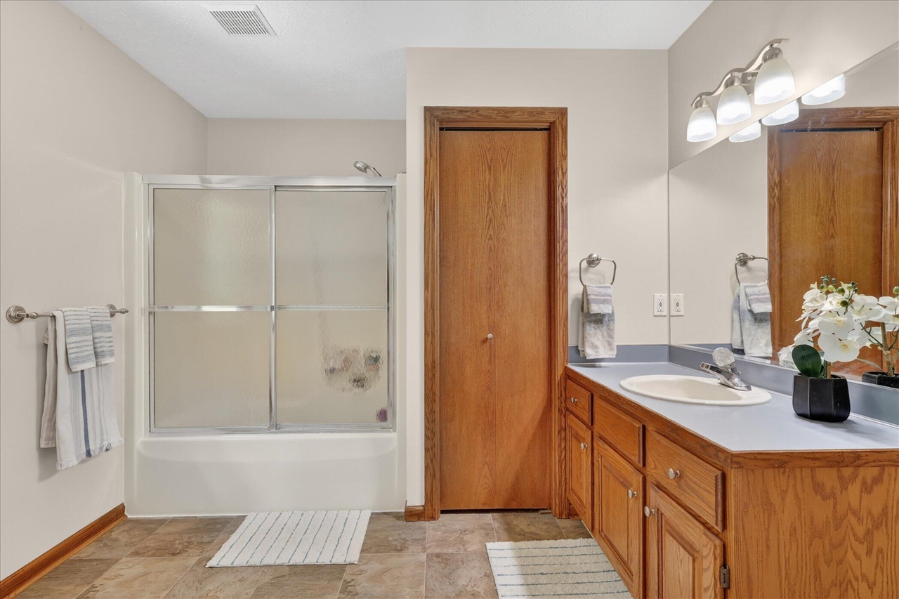 2467 Palm Dale Drive