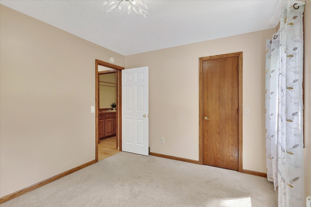 2467 Palm Dale Drive