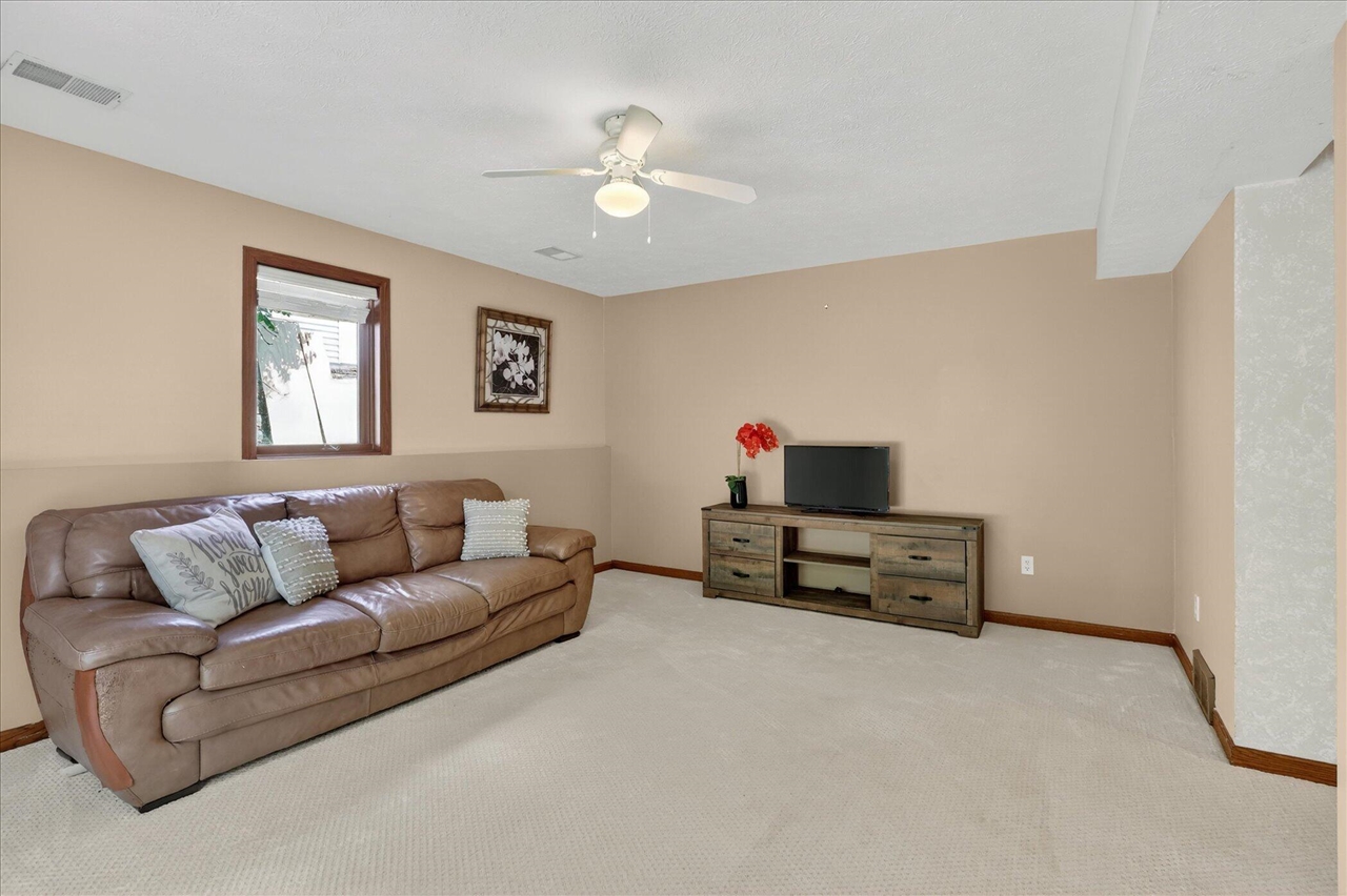 2467 Palm Dale Drive