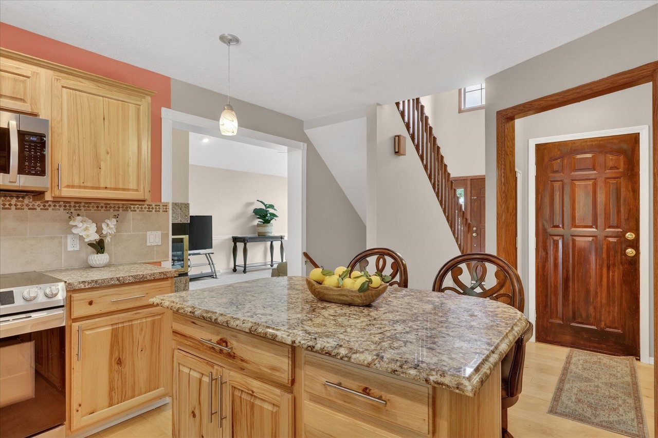 2467 Palm Dale Drive