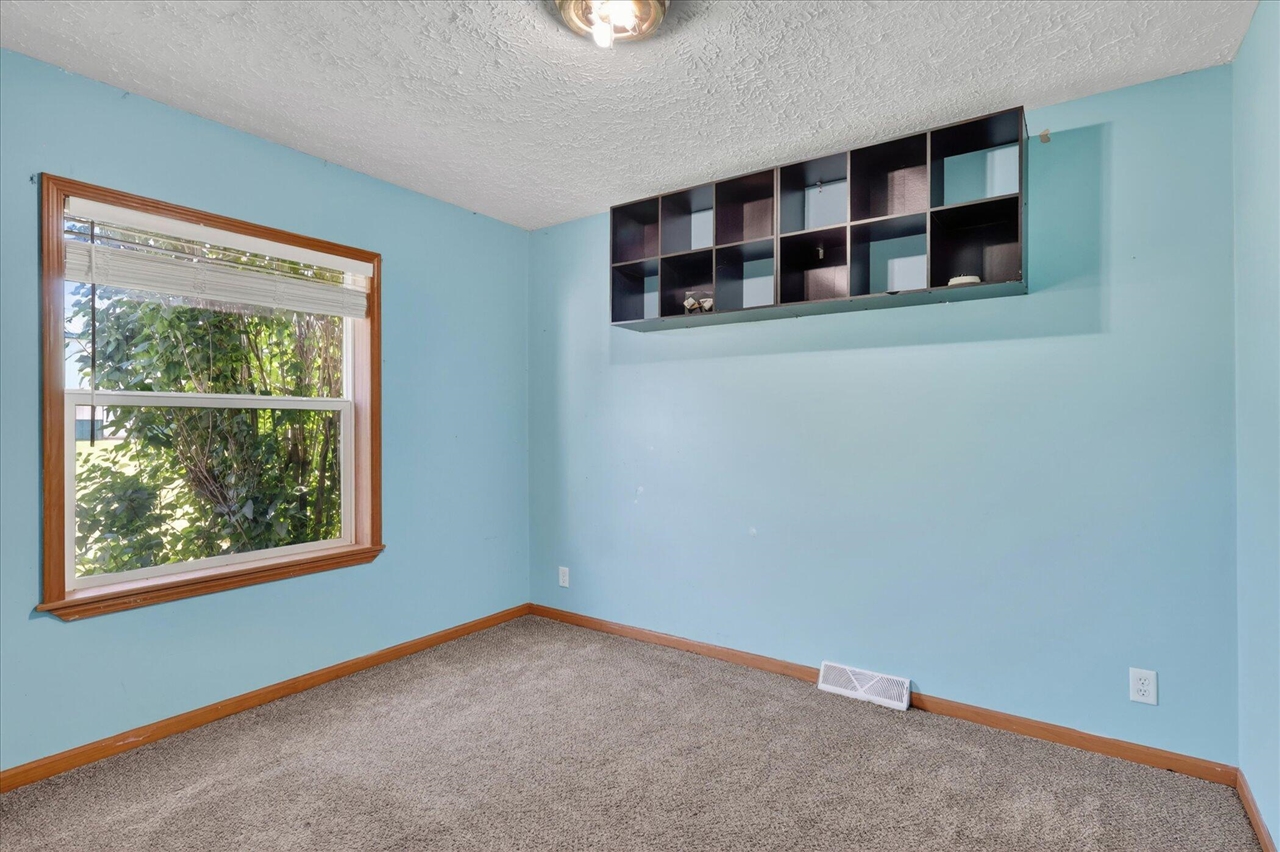 2869 Ridgecrest Drive