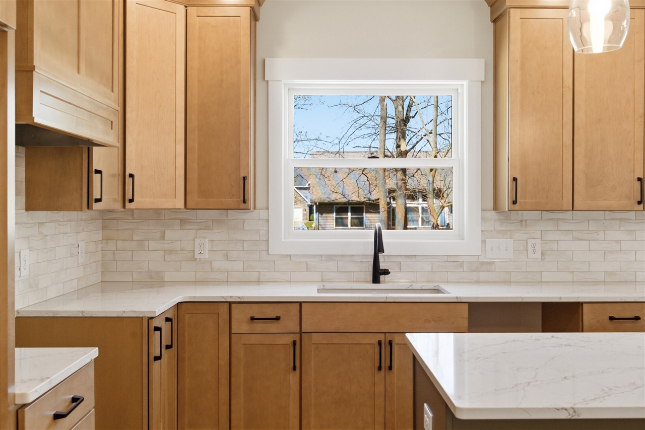 9933 Honey Creek Trail