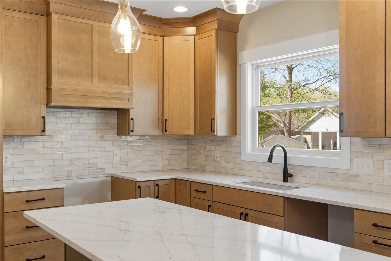 9933 Honey Creek Trail