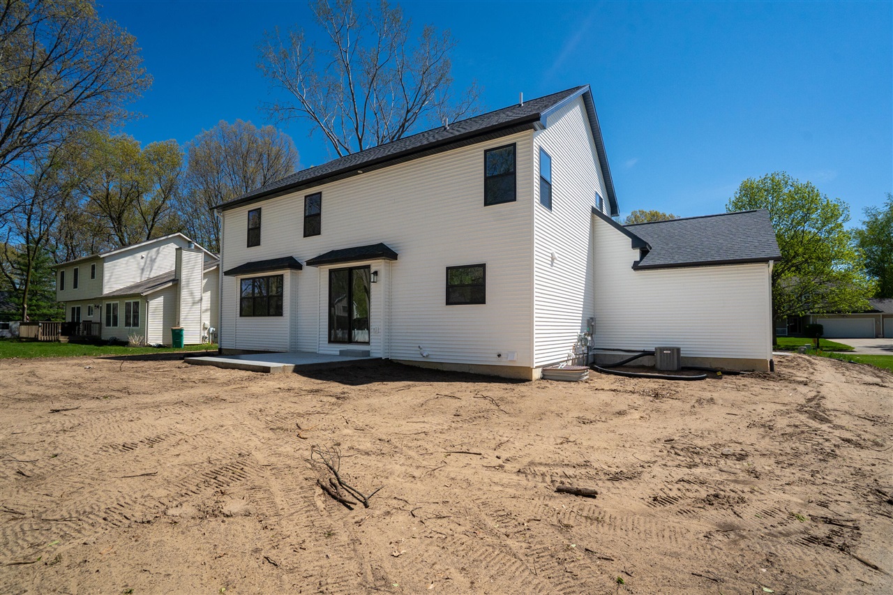 9933 Honey Creek Trail