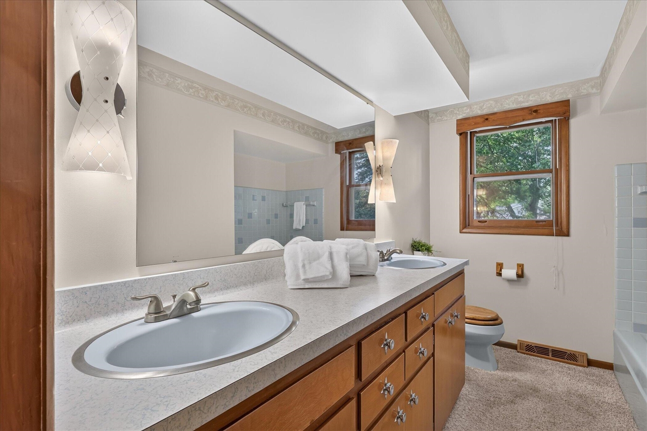 5073 Hillwood Court