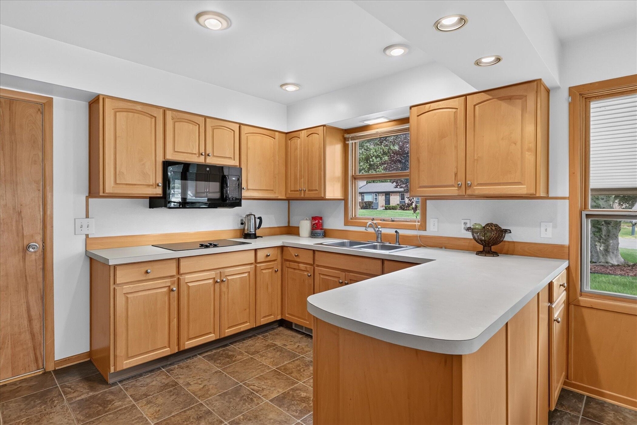 5073 Hillwood Court