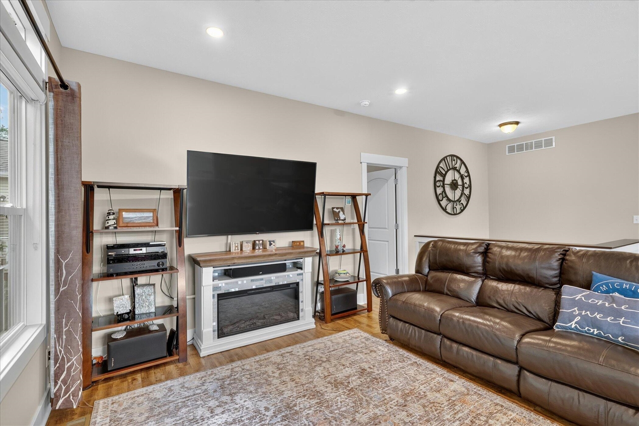 6148 Harmon Green Avenue