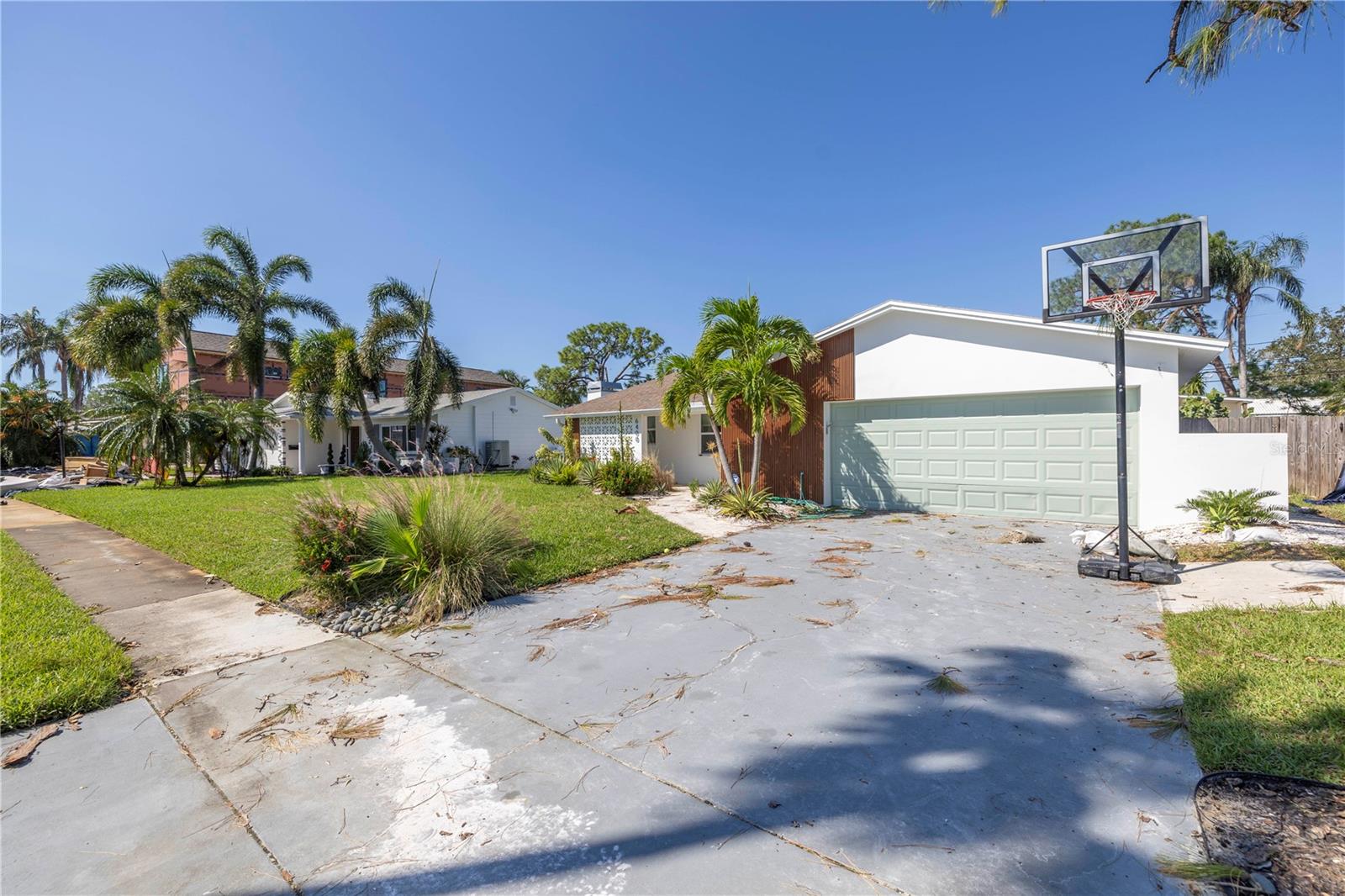 6400 BAYOU GRANDE BLVD