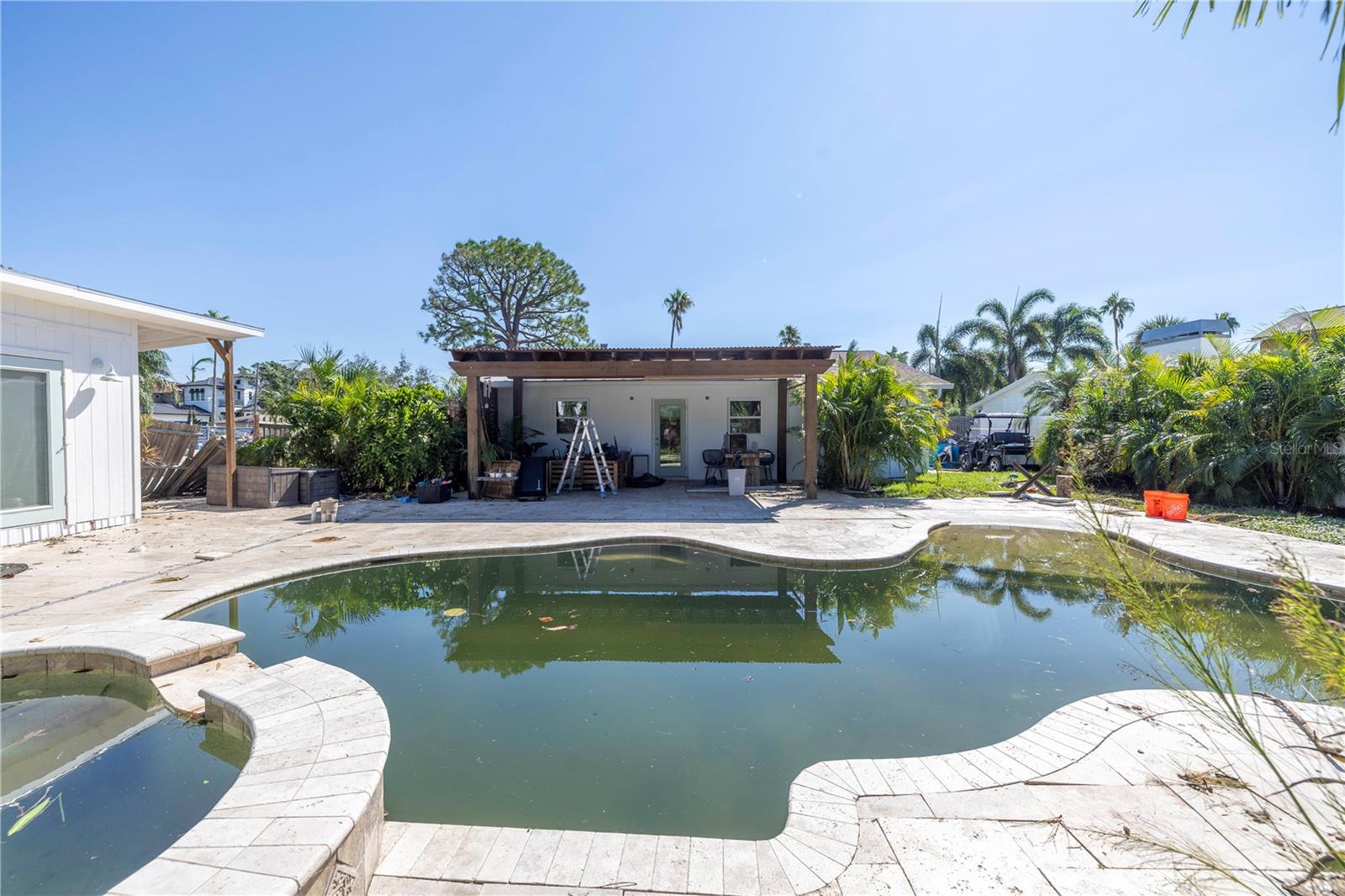 6400 BAYOU GRANDE BLVD