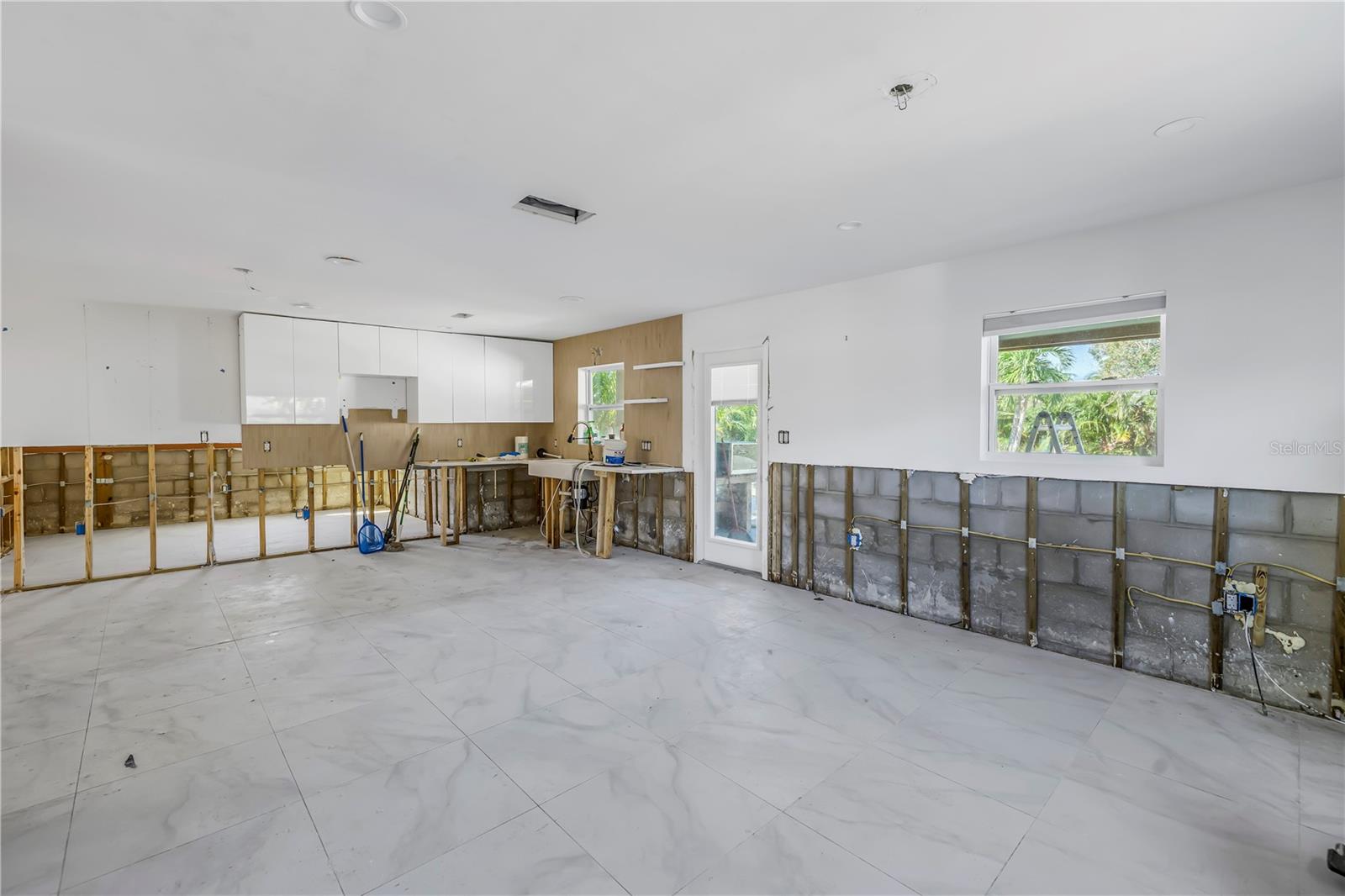 6400 BAYOU GRANDE BLVD