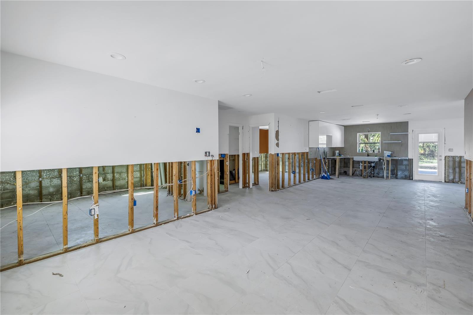 6400 BAYOU GRANDE BLVD