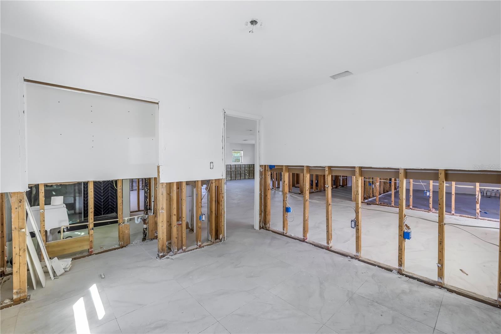 6400 BAYOU GRANDE BLVD