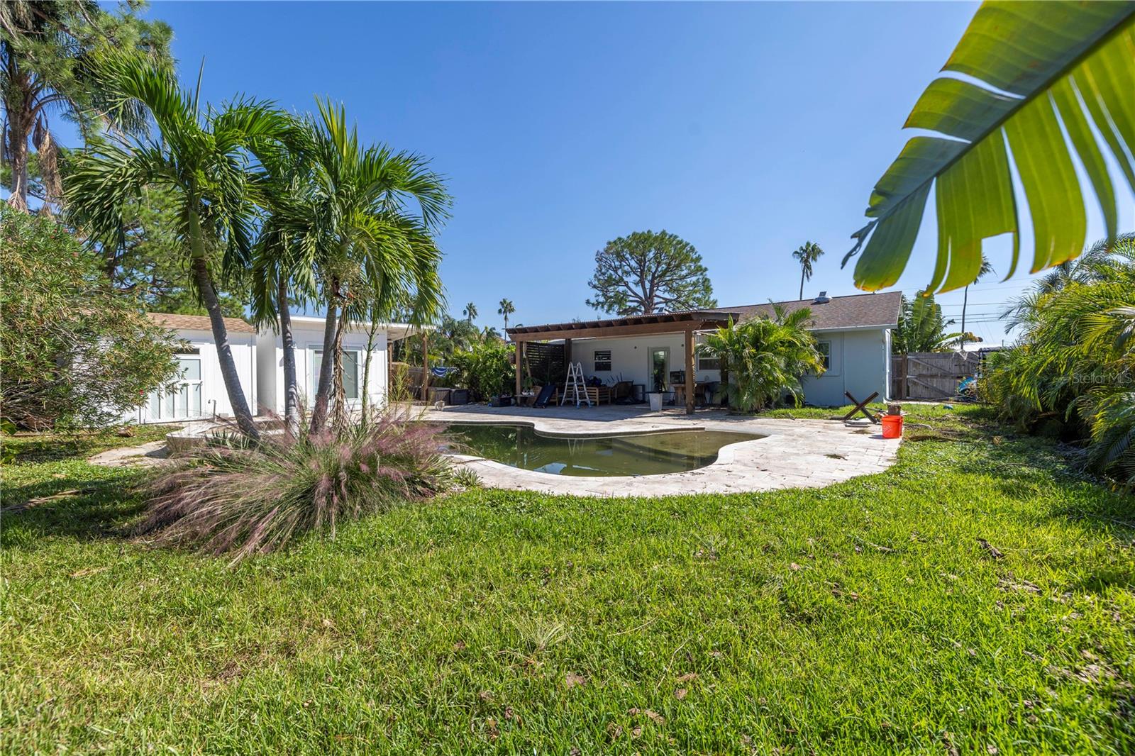 6400 BAYOU GRANDE BLVD