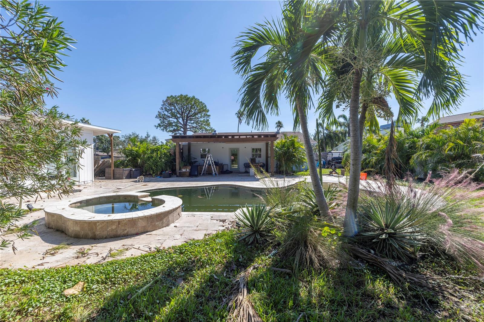 6400 BAYOU GRANDE BLVD