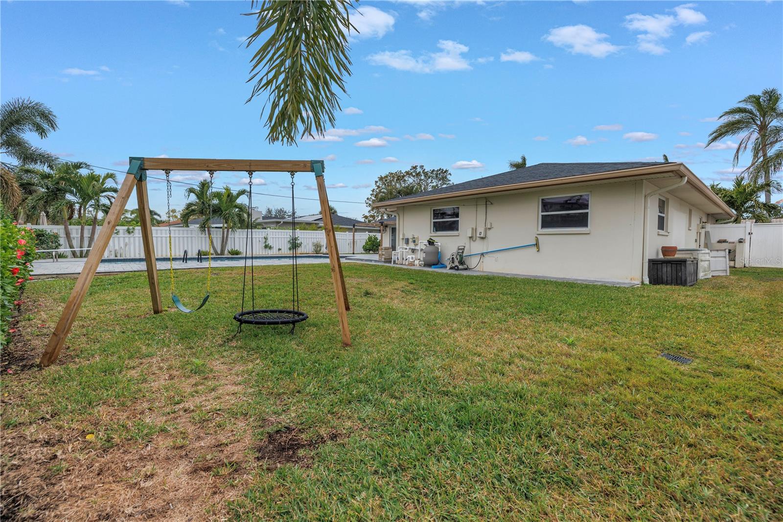 6345 TANGLEWOOD DR NE