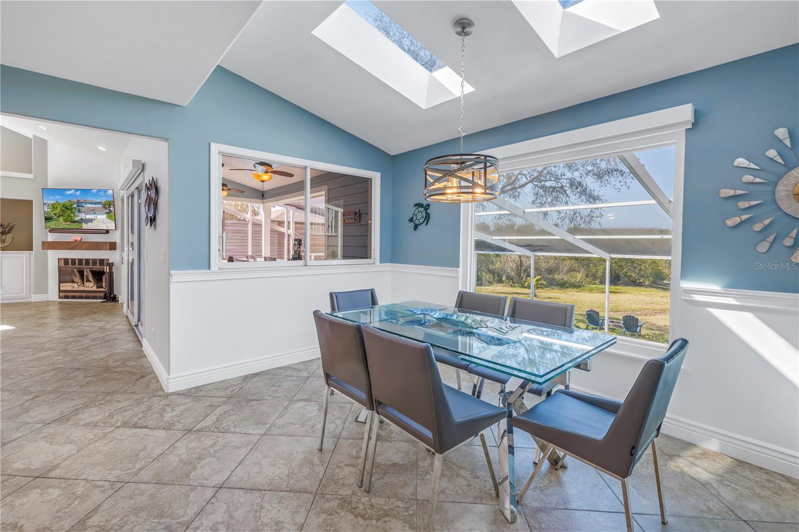 7284 PEBBLE BEACH LN