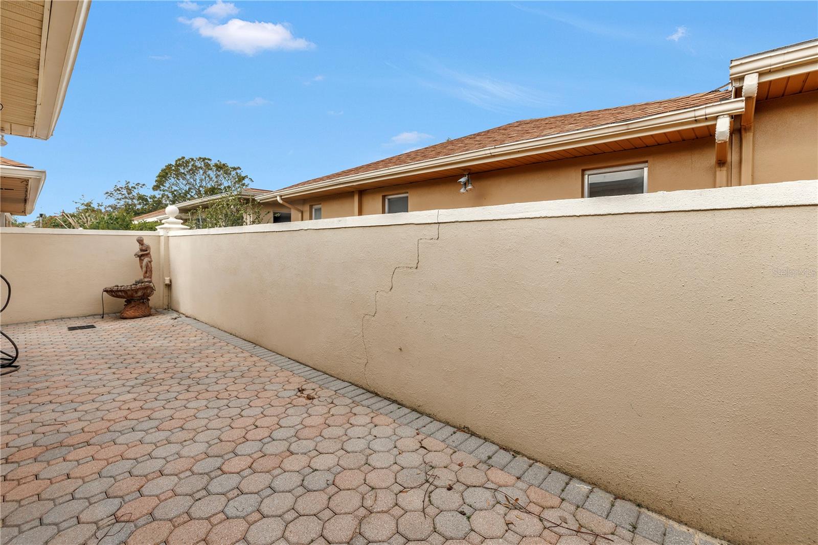 2267 HERON CIR
