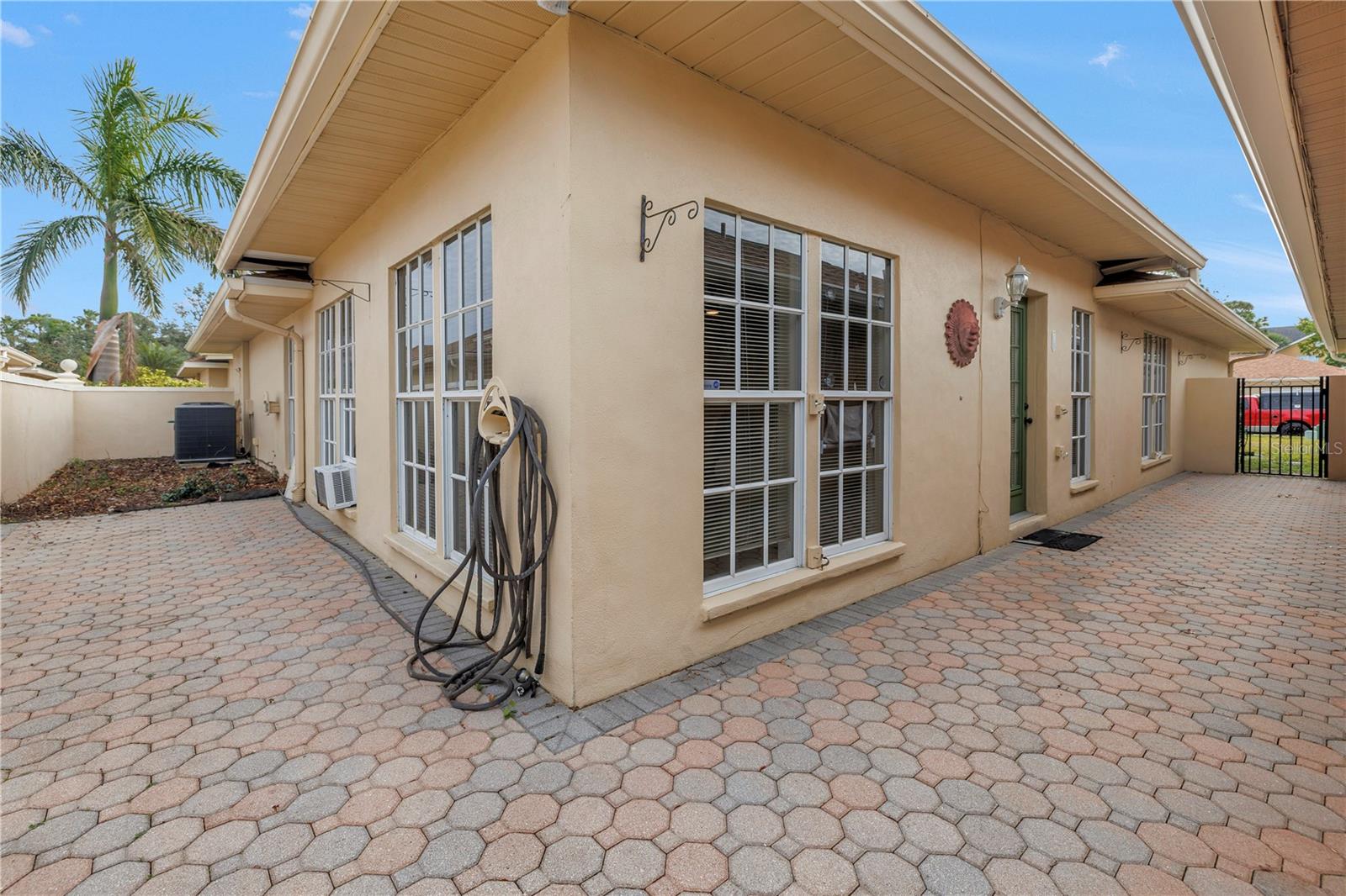 2267 HERON CIR