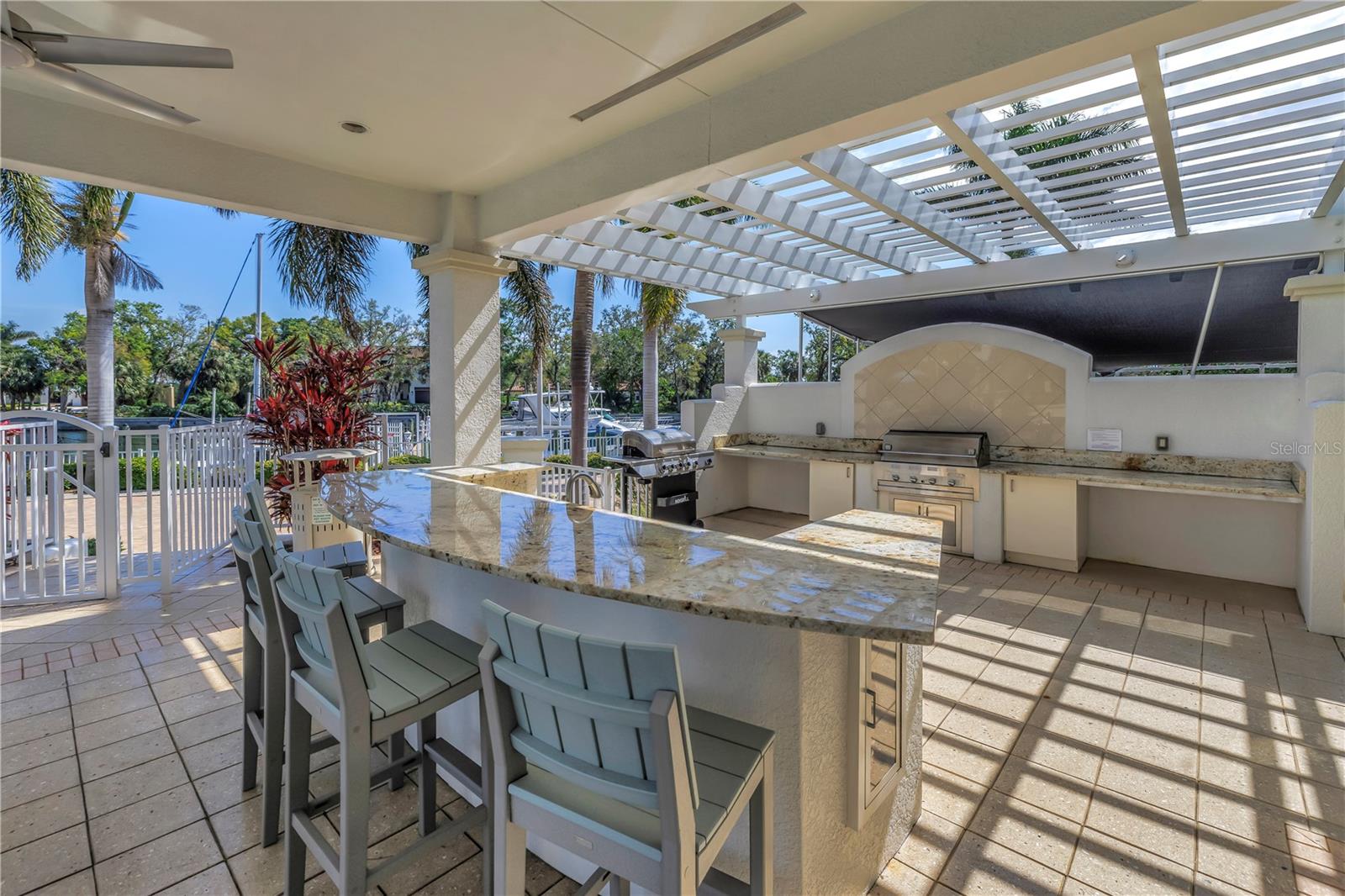 1325 SNELL ISLE BLVD NE #611