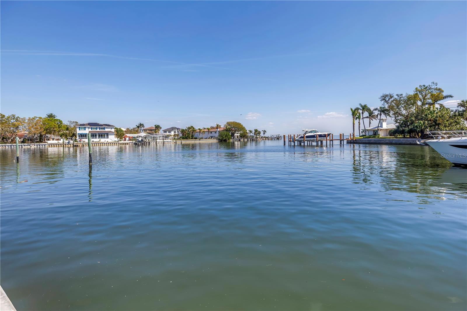 1325 SNELL ISLE BLVD NE #611