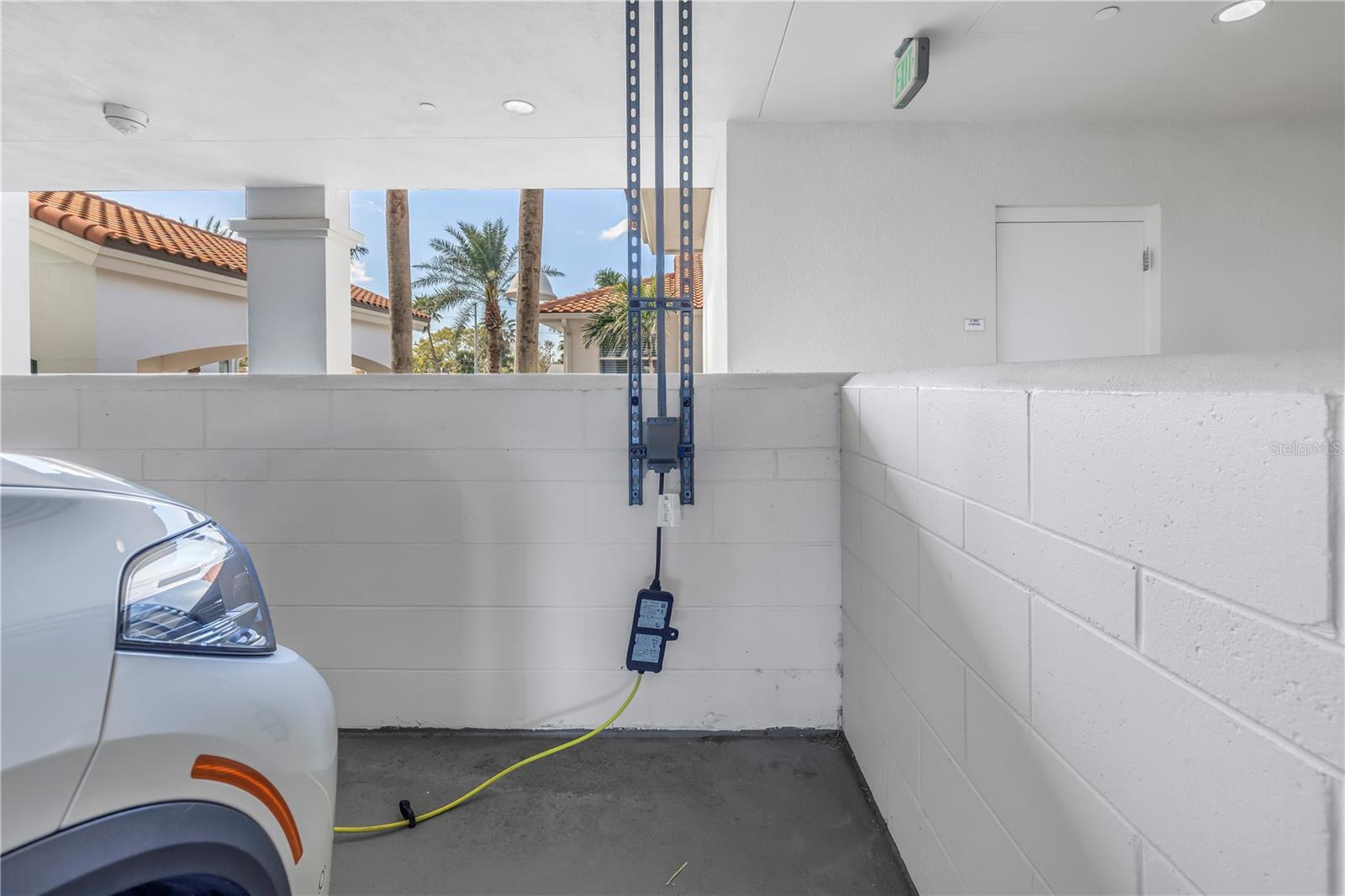 1325 SNELL ISLE BLVD NE #611