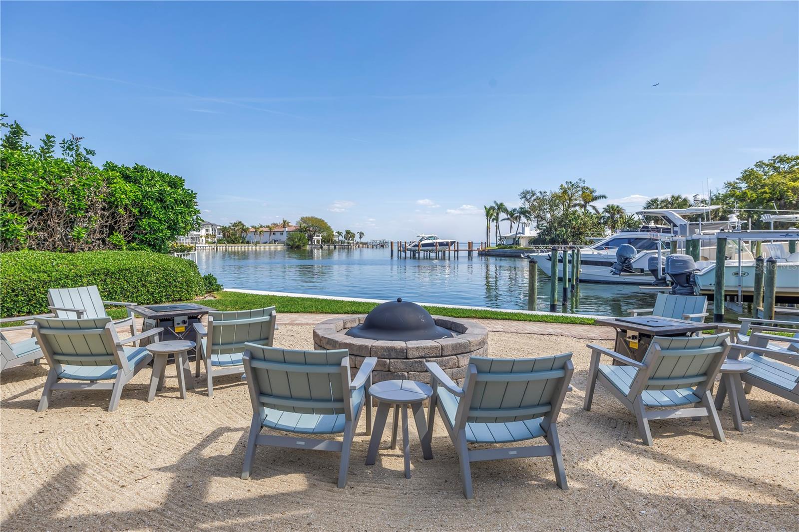 1325 SNELL ISLE BLVD NE #611