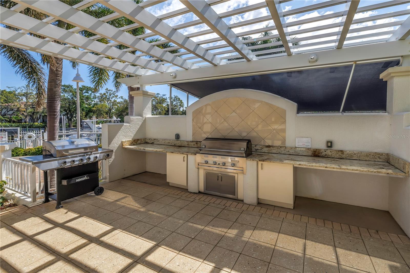 1325 SNELL ISLE BLVD NE #611