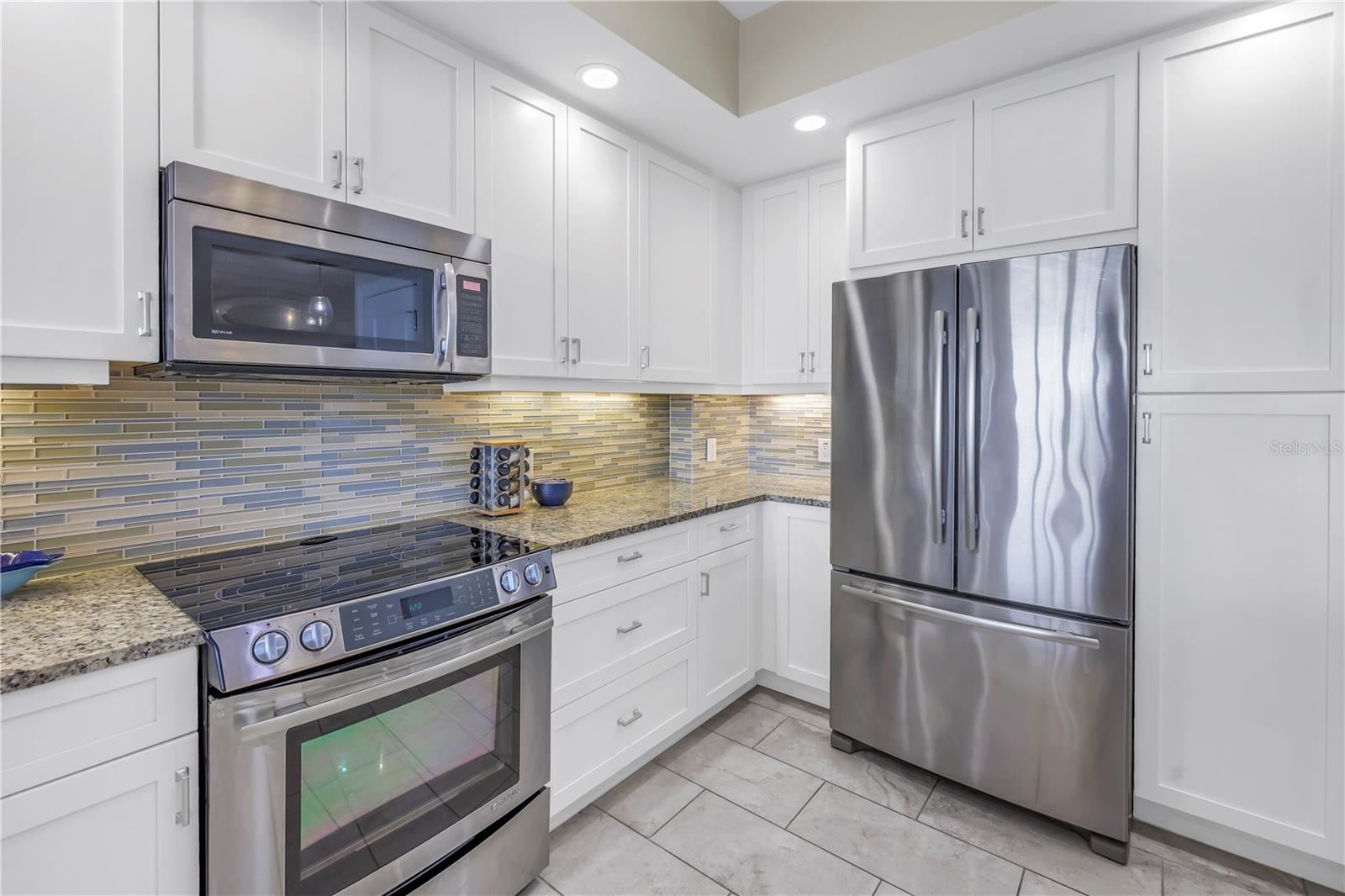 1325 SNELL ISLE BLVD NE #611