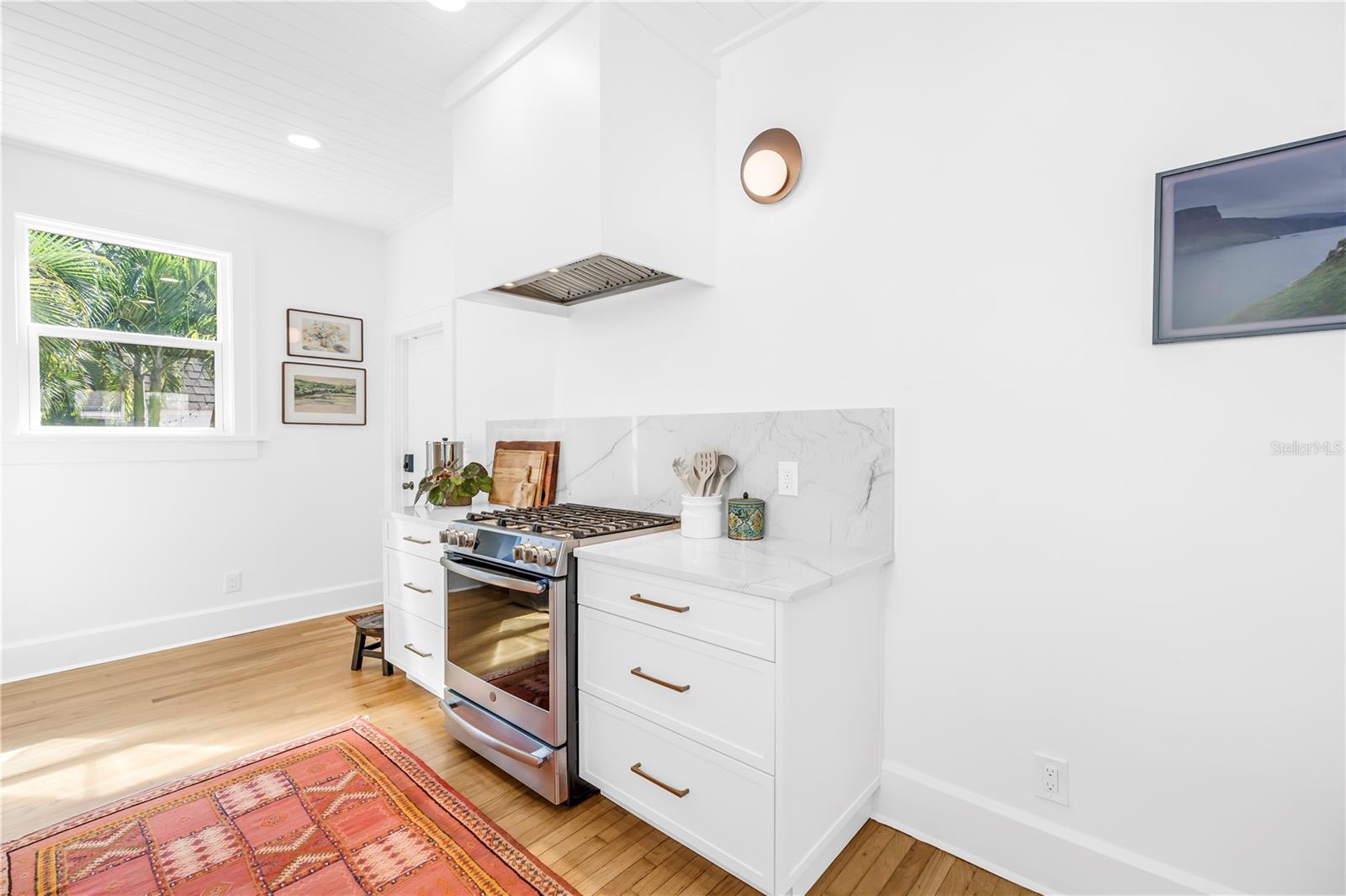 2850 DARTMOUTH AVE N