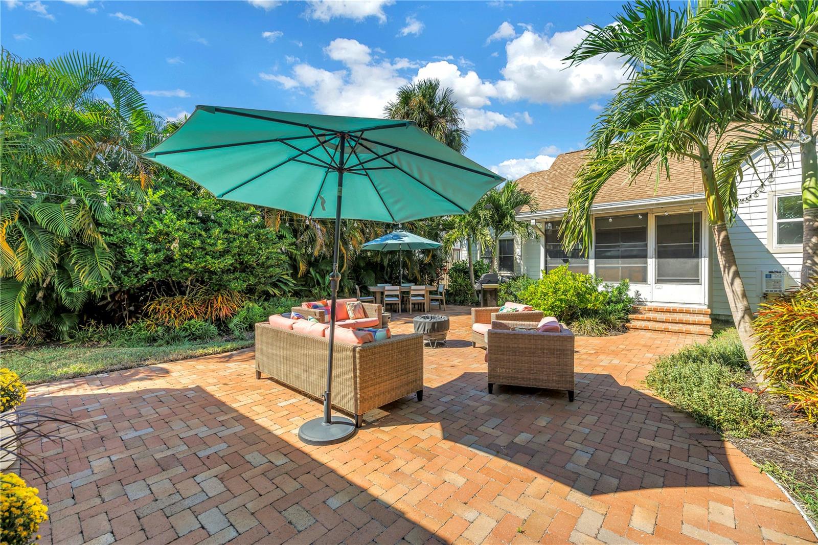 2850 DARTMOUTH AVE N