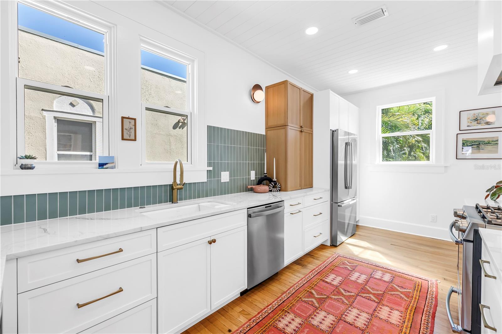 2850 DARTMOUTH AVE N