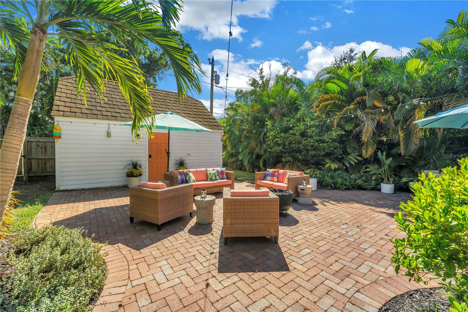 2850 DARTMOUTH AVE N