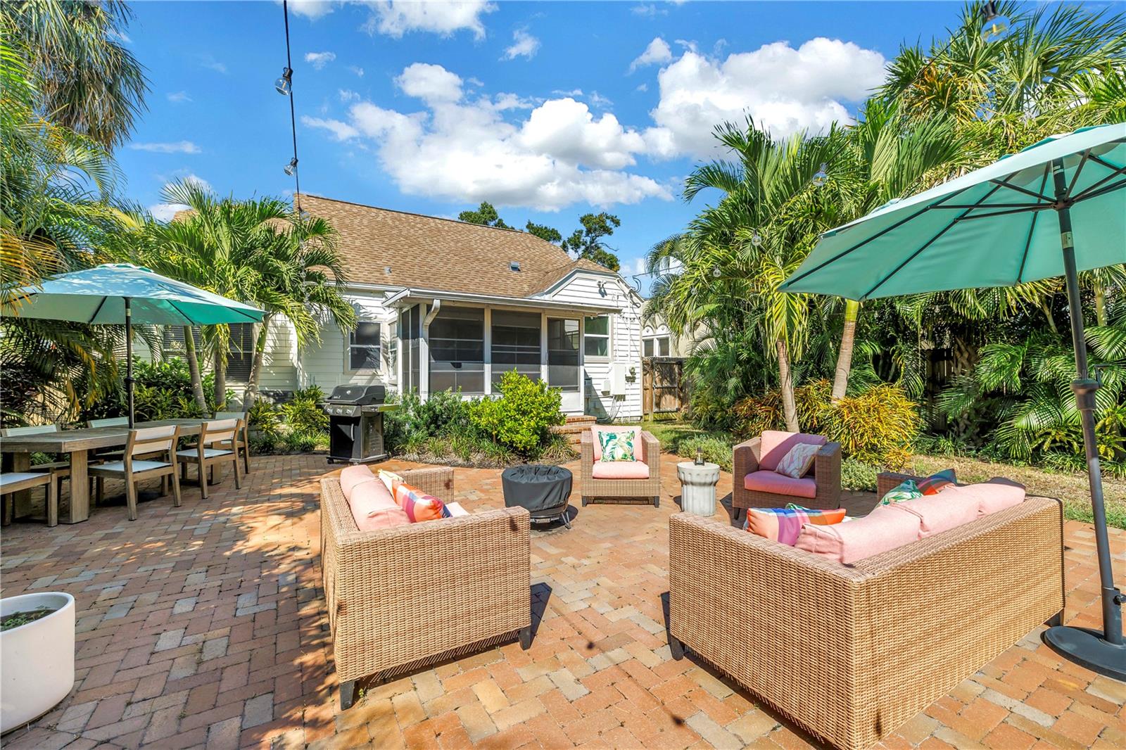 2850 DARTMOUTH AVE N