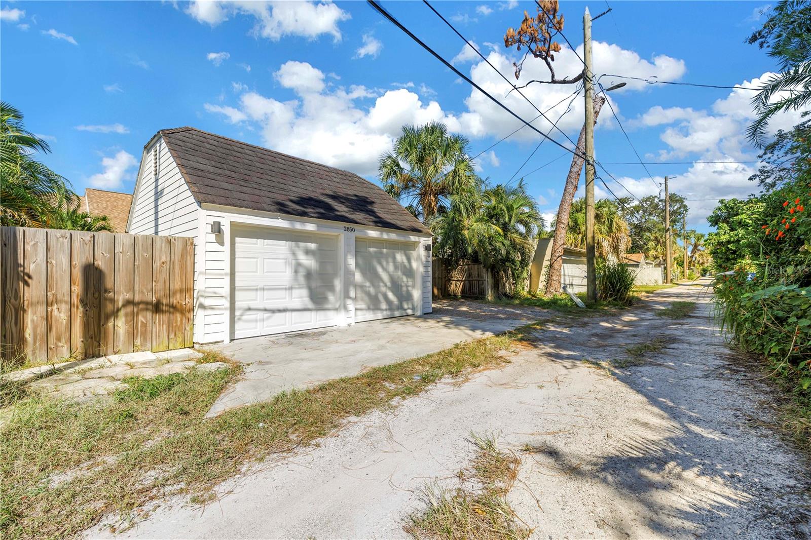 2850 DARTMOUTH AVE N