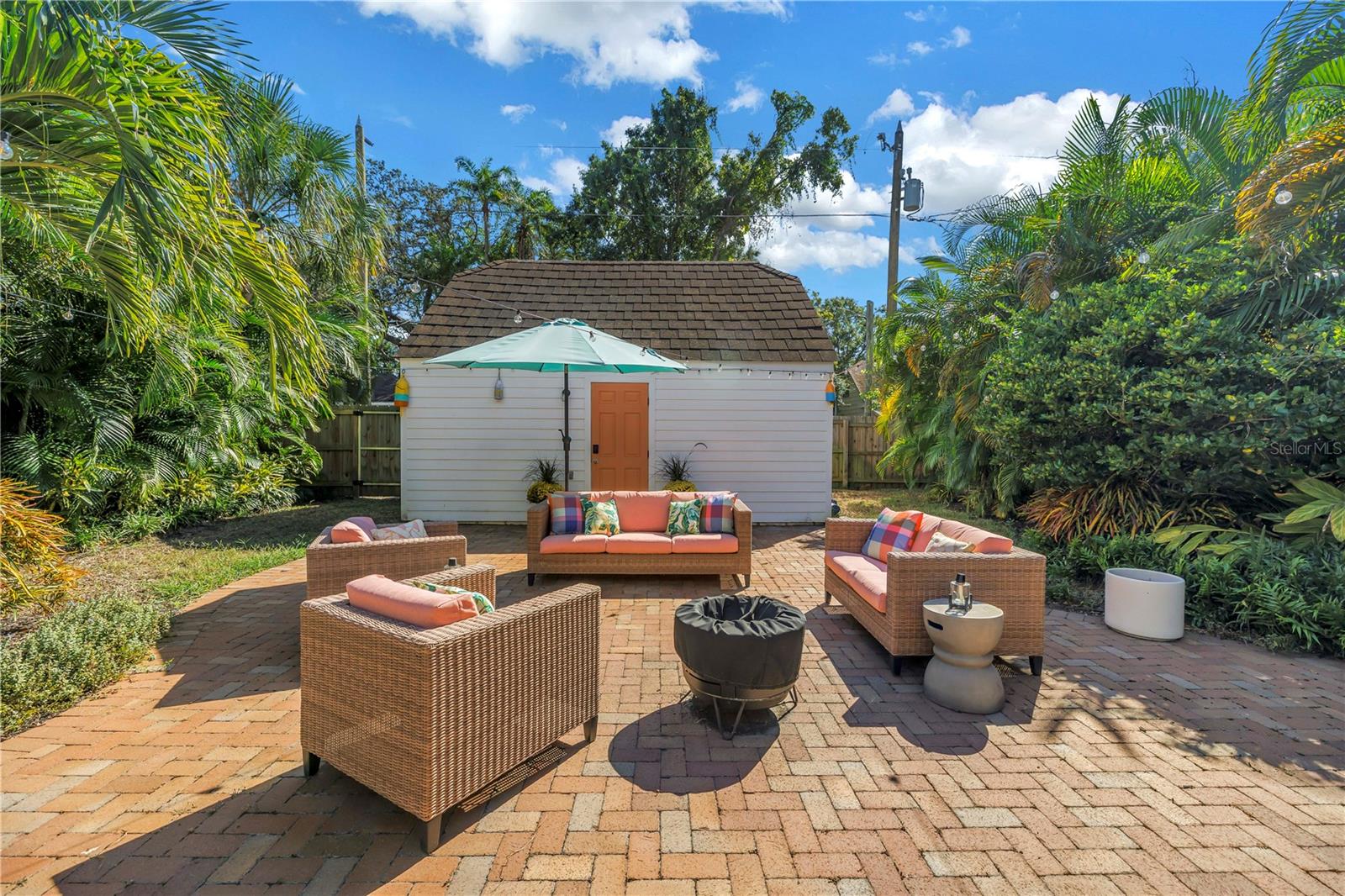 2850 DARTMOUTH AVE N