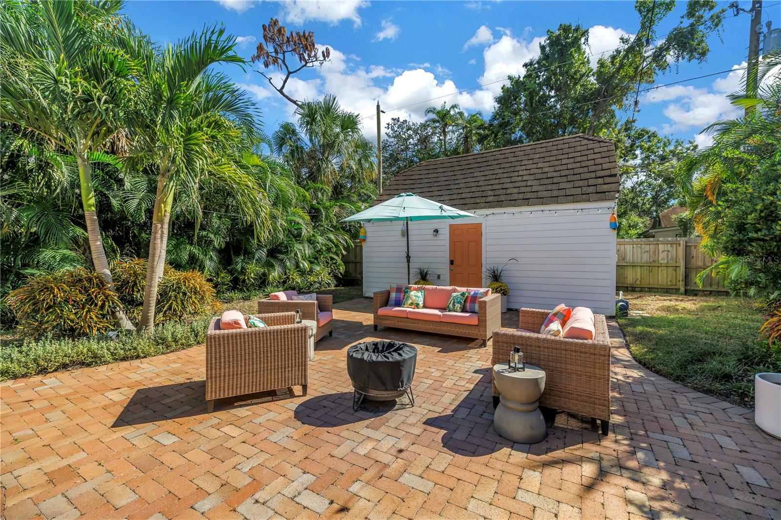 2850 DARTMOUTH AVE N