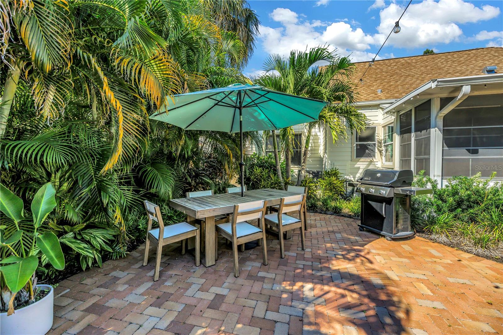 2850 DARTMOUTH AVE N