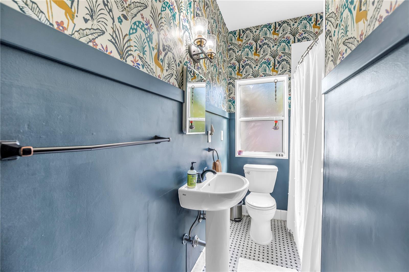 2850 DARTMOUTH AVE N