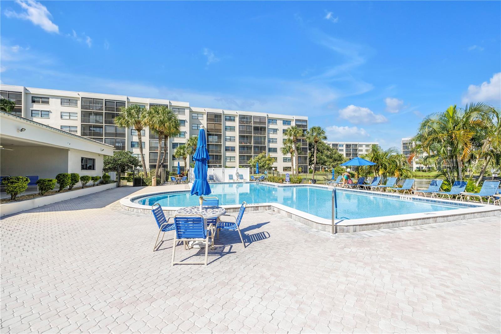 1320 PASADENA AVE S #203