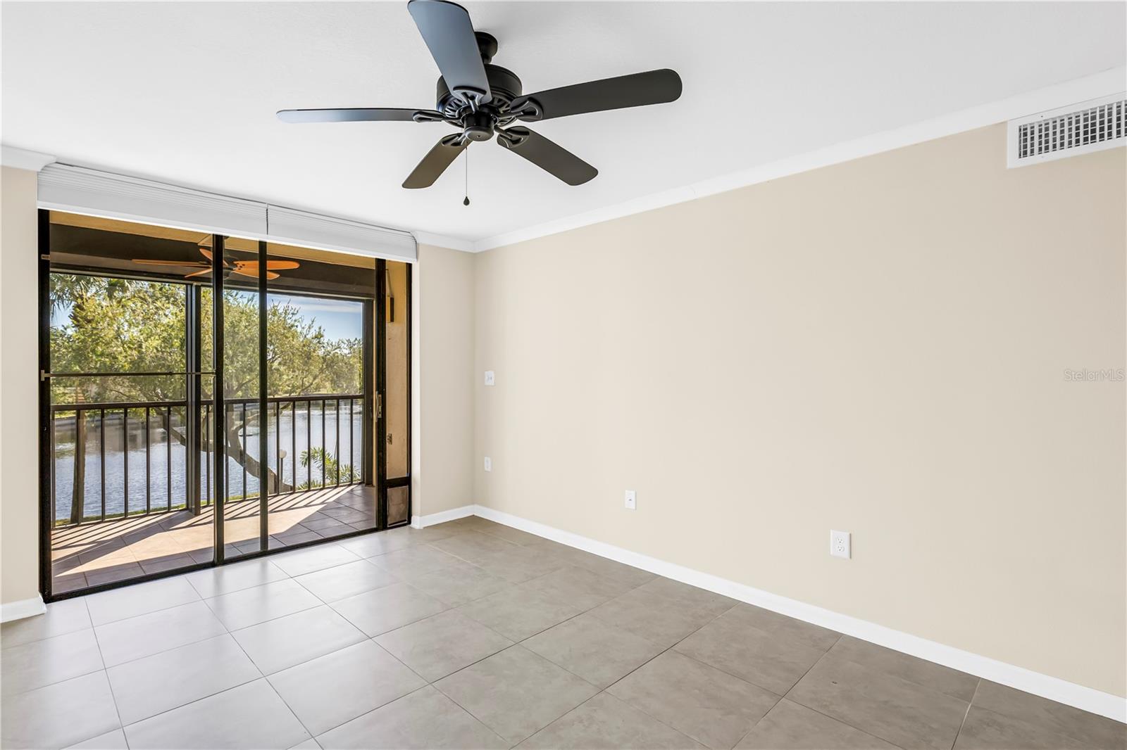 1320 PASADENA AVE S #203