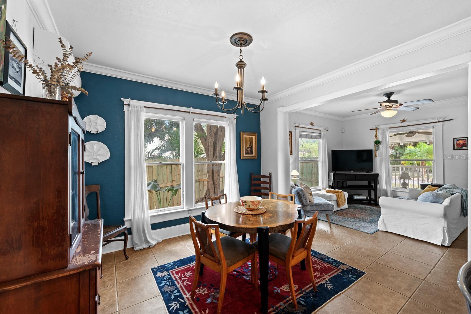 1038 CRESCENT LAKE DR N