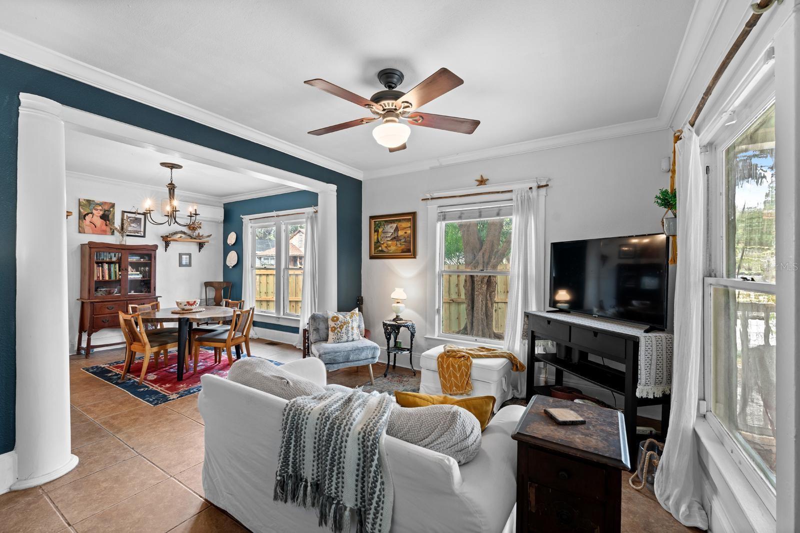 1038 CRESCENT LAKE DR N