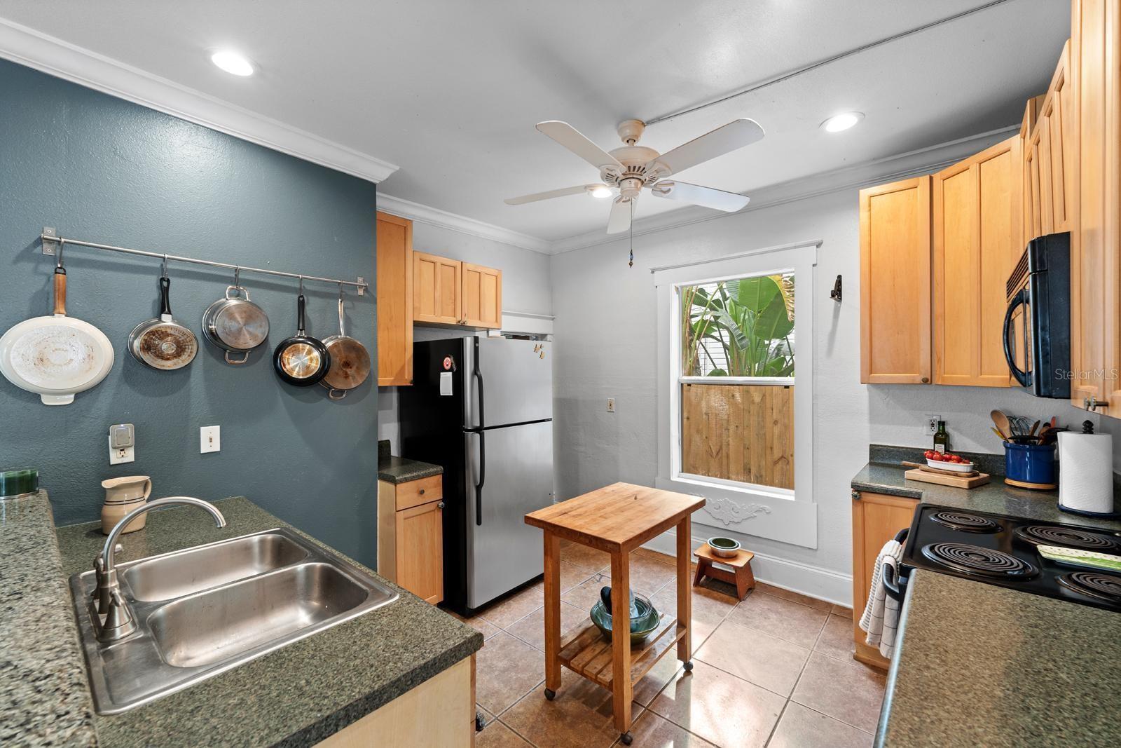 1038 CRESCENT LAKE DR N